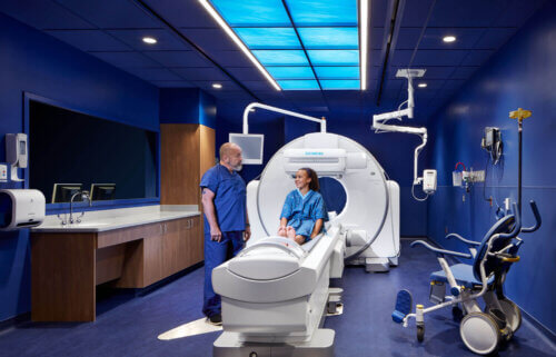 The Elsie and Marvin Dekelboum Family Foundation Molecular Imaging Center interior imaging center