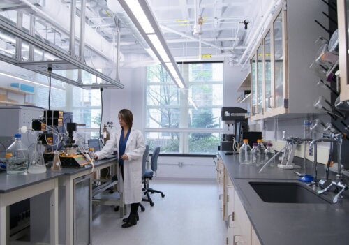 Northeastern University Research and Unit Operations Labs interior 4
