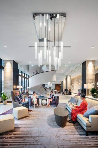 Hilton Rochester Mayo Clinic Area interior lobby 1