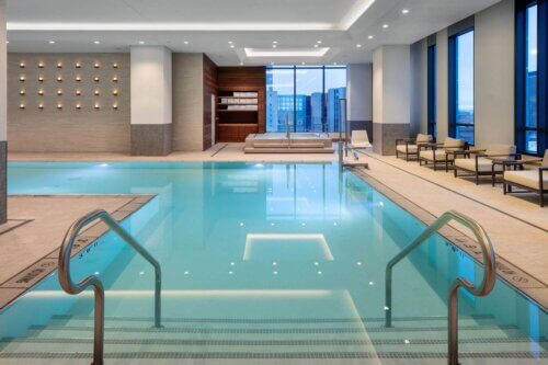 Hilton Rochester Mayo Clinic Area interior pool 2