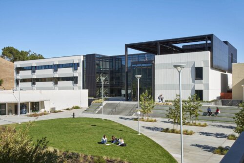 Cañada College exterior 1
