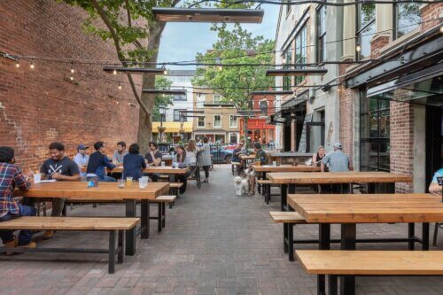 Augie’s Mussel House and Patio exterior 1