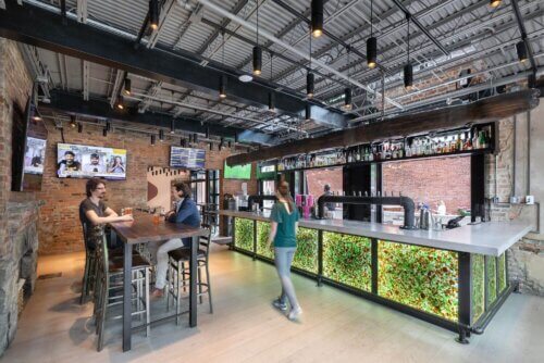 Augie’s Mussel House and Patio interior 1