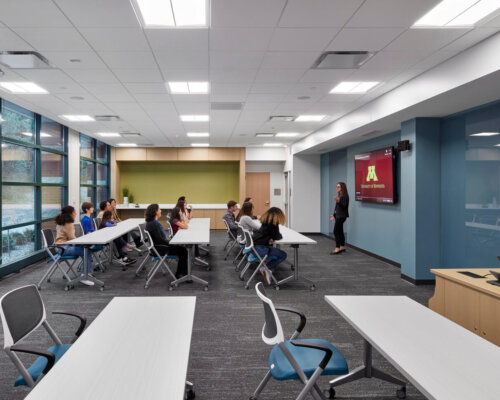 University of Minnesota - Masonic Institute for the Developing Brain - Classroom style room with parents, children. and presenter